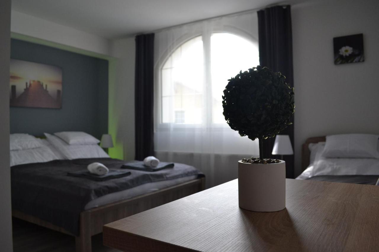 Fonix Design Rooms Дебрецен Екстериор снимка