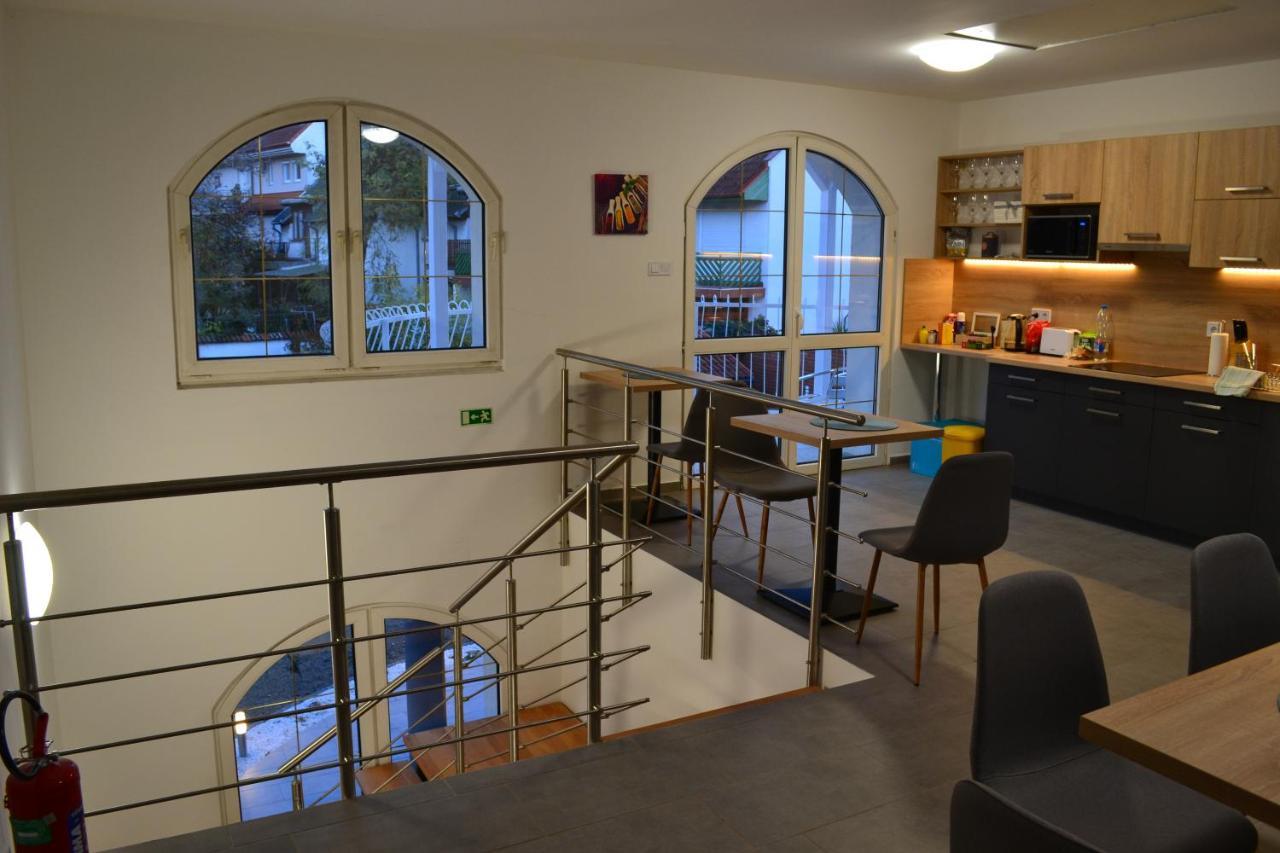 Fonix Design Rooms Дебрецен Екстериор снимка