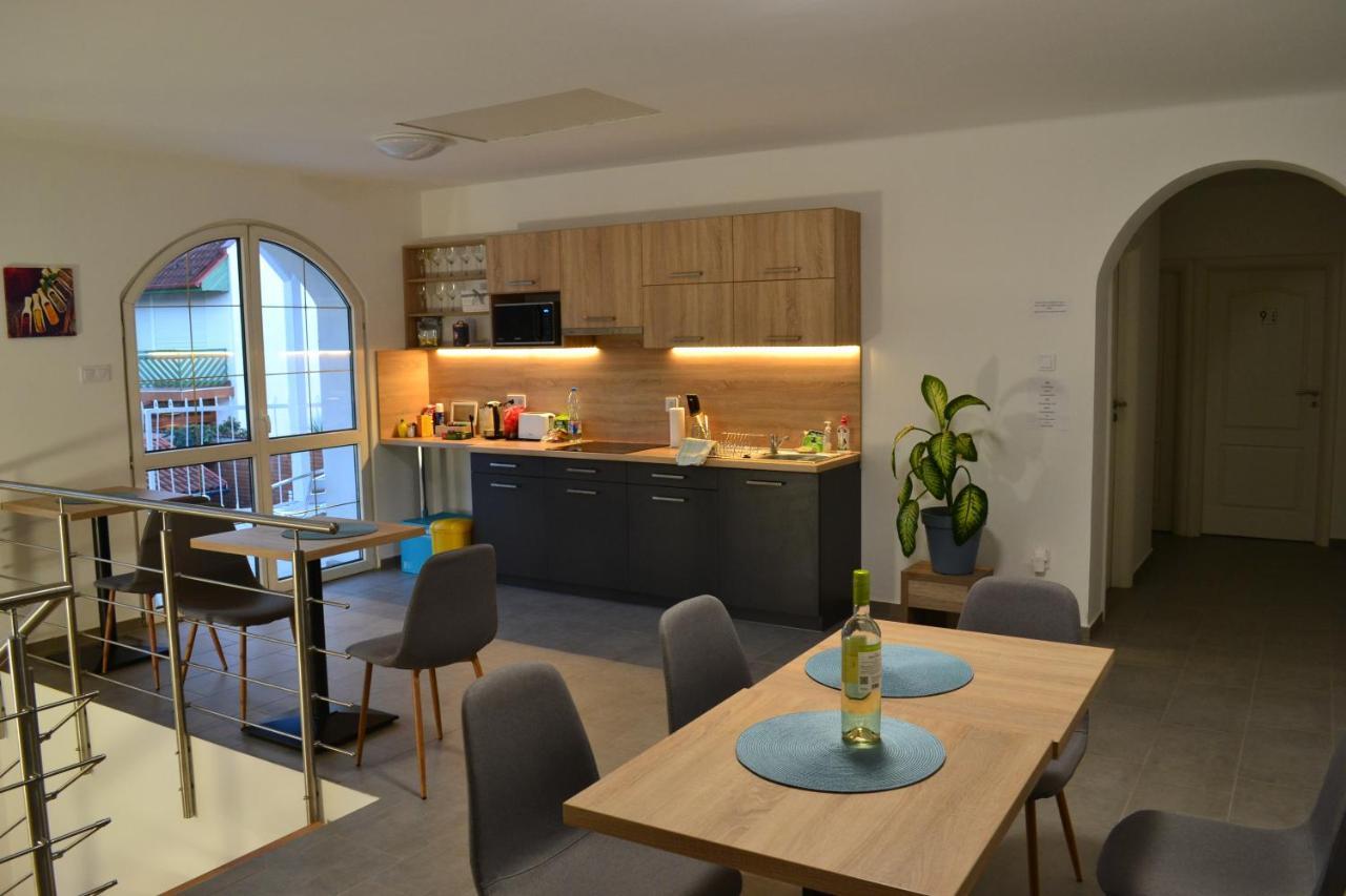 Fonix Design Rooms Дебрецен Екстериор снимка